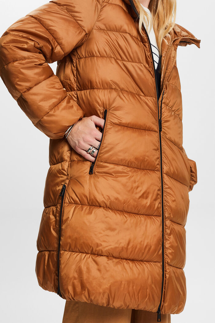 Recyclé : le manteau matelassé à capuche, CARAMEL, detail image number 4
