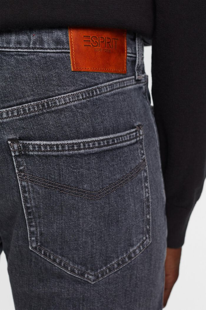Jeans mit geradem Bein und mittlerer Bundhöhe, BLACK MEDIUM WASHED, detail image number 4