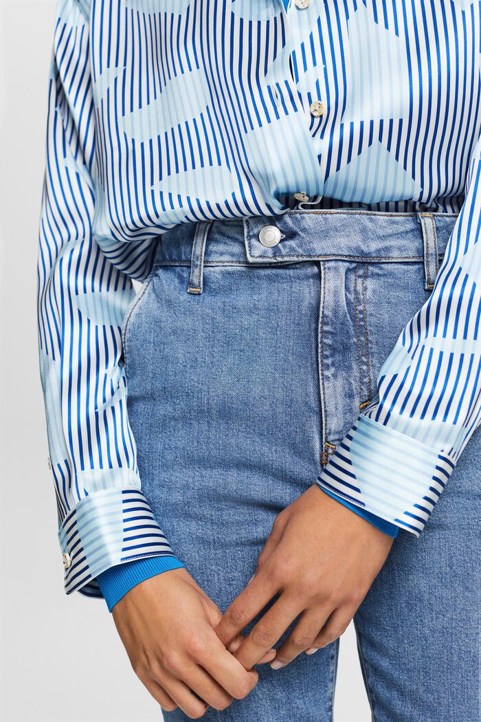 Schmal geschnittene Jeans mit hohem Bund, BLUE LIGHT WASHED, detail image number 2