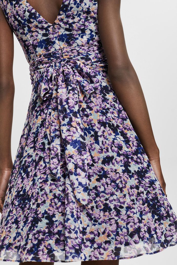 Recycelt: Chiffon-Kleid mit geraffter Taille, NAVY BLUE, detail image number 4