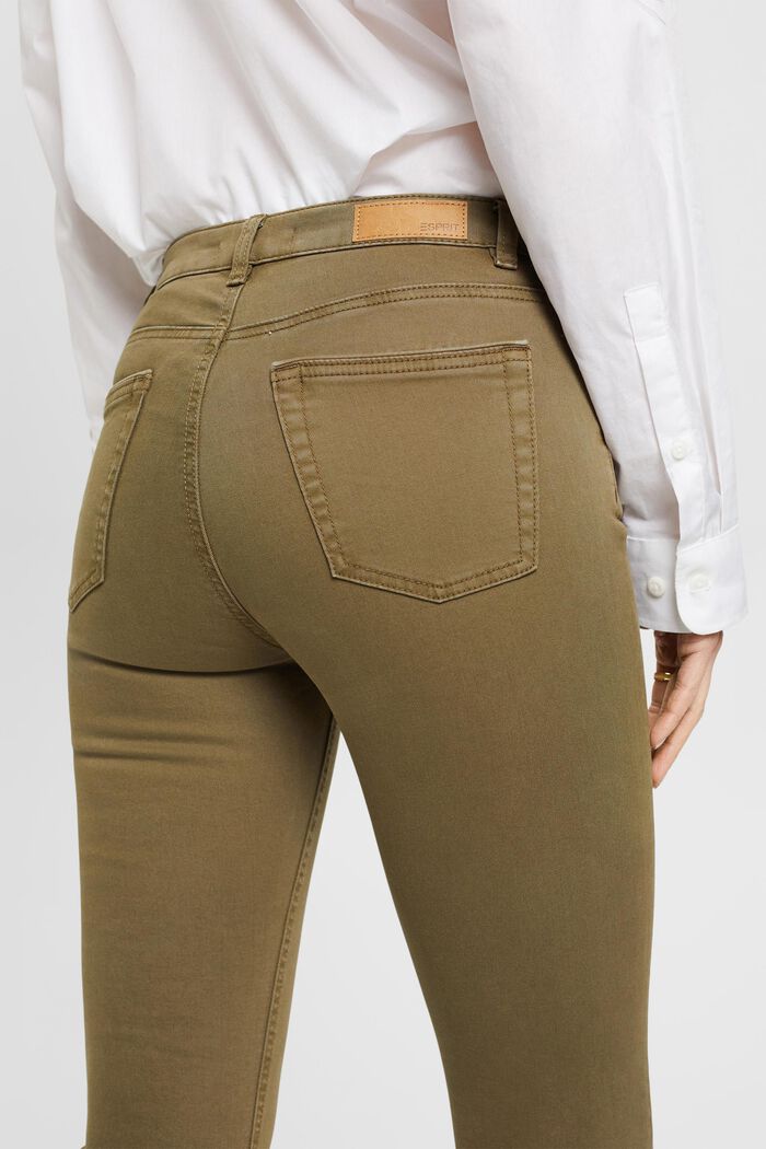 Capri-Jeans mit mittelhohem Bund, KHAKI GREEN, detail image number 2