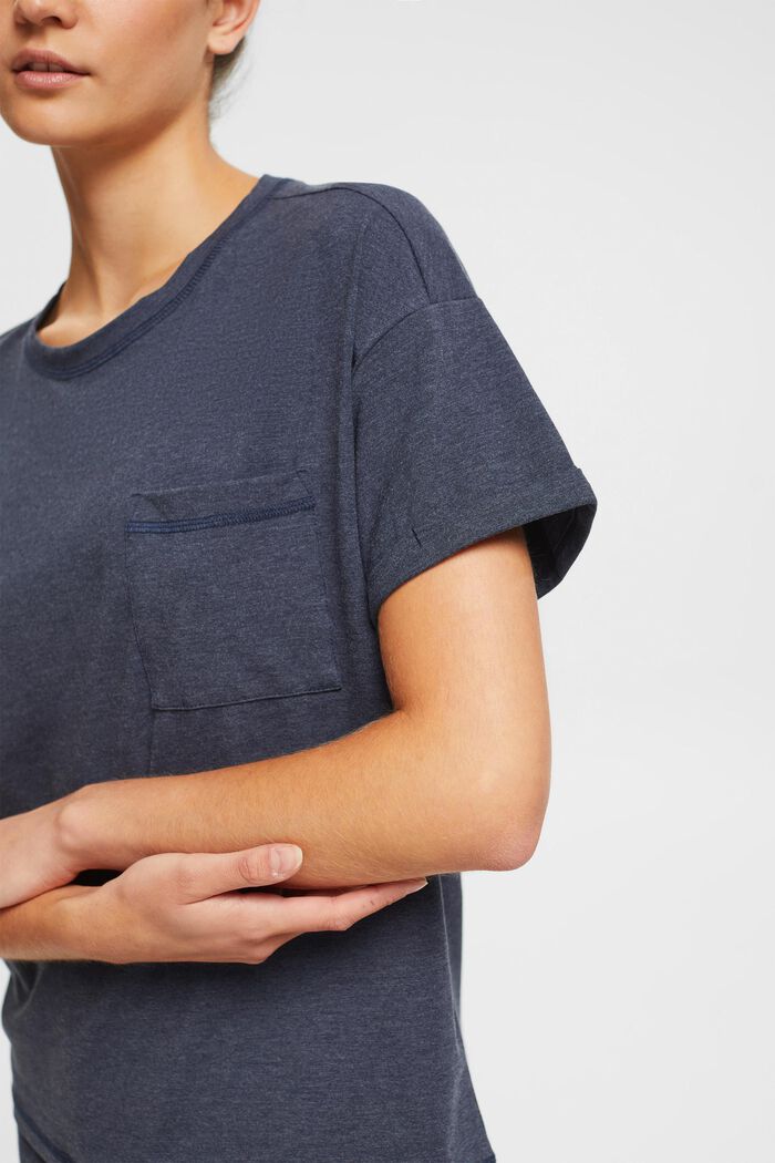 T-shirt en coton mélangé à poche-poitrine, NAVY, detail image number 1