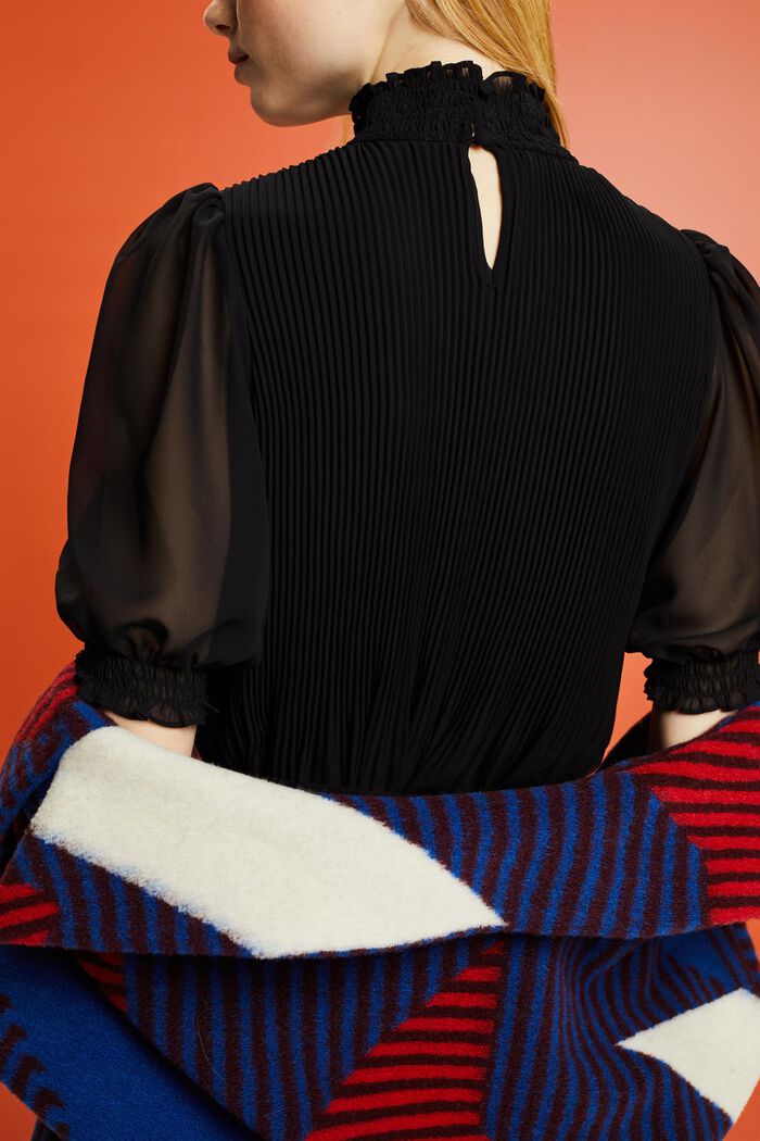 Mini-robe plissée en mousseline à col droit, BLACK, detail image number 4