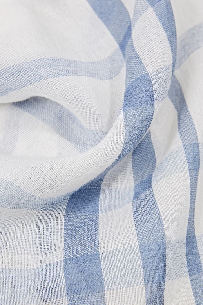 À teneur en laine : l’écharpe à carreaux, LIGHT BLUE LAVENDER, detail image number 2