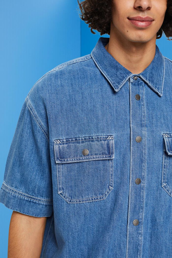 Chemise en jean de coupe carrée à manches courtes, BLUE MEDIUM WASHED, detail image number 2